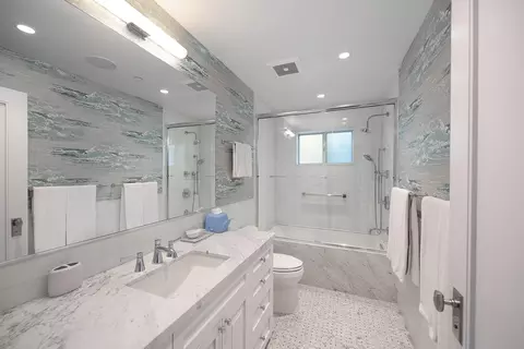 Bath - 3281 Padaro Ln, Carpinteria, CA 93013 photo 2 of 4