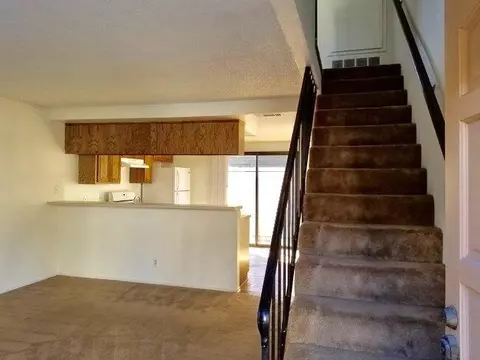 Entry Way - 1001-1021 E Cypress Ave, Lompoc, CA 93436 photo 1 of 1