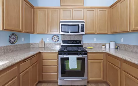 Kitchen - 3103 Moss Landing Blvd, Oxnard, CA 93036 photo 3 of 4
