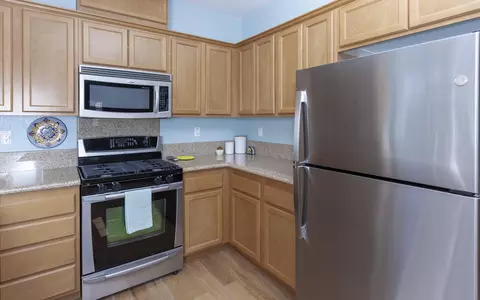 Kitchen - 3103 Moss Landing Blvd, Oxnard, CA 93036 photo 4 of 4