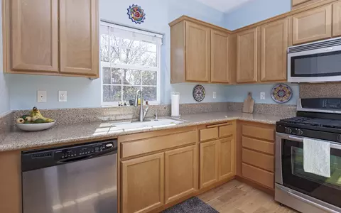 Kitchen - 3103 Moss Landing Blvd, Oxnard, CA 93036 photo 2 of 4