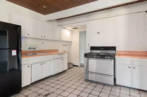 Kitchen - 5605 Armitos Ave, Goleta, CA 93117 photo 1 of 2