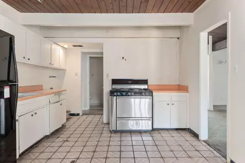 Kitchen - 5605 Armitos Ave, Goleta, CA 93117 photo 2 of 2