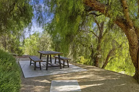 Exterior - 1152 Rancho Dr, Ojai, CA 93023 photo 6 of 17