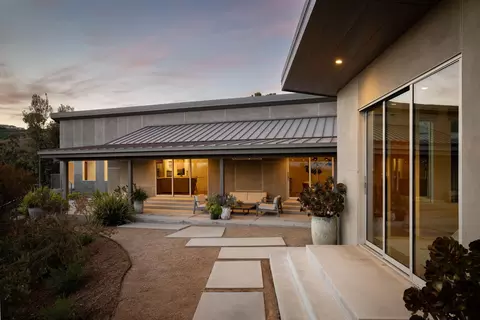 Exterior - 1152 Rancho Dr, Ojai, CA 93023 photo 4 of 17