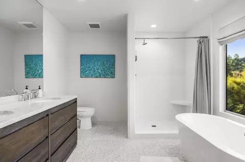 Bath - 1152 Rancho Dr, Ojai, CA 93023 photo 1 of 5