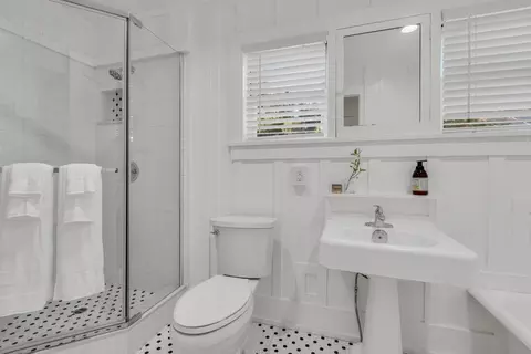 Bath - 417 Mcandrew Rd, Ojai, CA 93023 photo 5 of 6