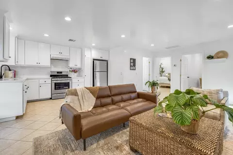 Living - 417 Mcandrew Rd, Ojai, CA 93023 photo 7 of 10