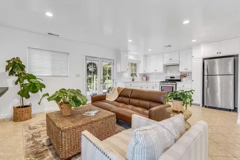 Living - 417 Mcandrew Rd, Ojai, CA 93023 photo 6 of 10
