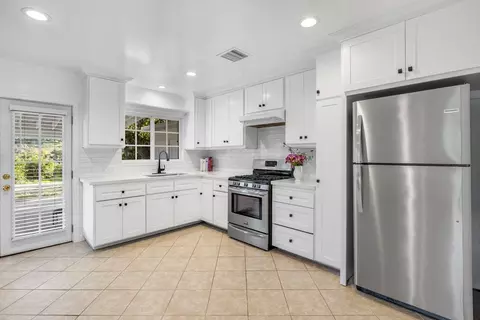 Kitchen - 417 Mcandrew Rd, Ojai, CA 93023 photo 3 of 3