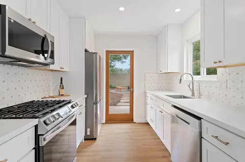 Kitchen - 263 Big Sur Dr, Goleta, CA 93117 photo 2 of 2