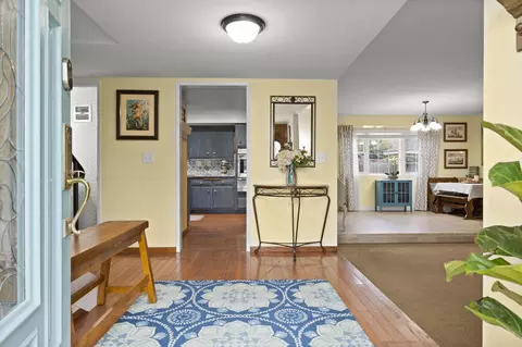 Entry Way - 2140 Norma Ct, Oxnard, CA 93036 photo 2 of 4