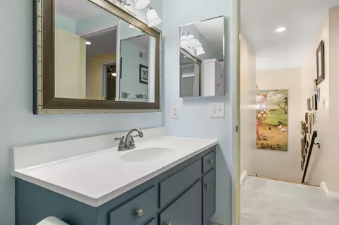 Bath - 2140 Norma Ct, Oxnard, CA 93036 photo 3 of 3