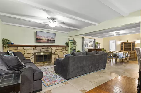 Living - 2140 Norma Ct, Oxnard, CA 93036 photo 1 of 2