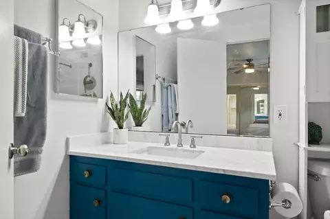Bath - 2140 Norma Ct, Oxnard, CA 93036 photo 1 of 3