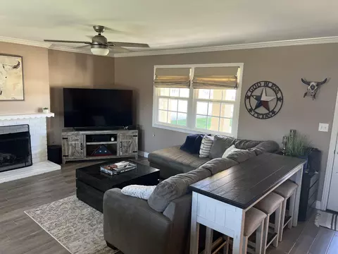 Living - 3912 Rigel Ave, Lompoc, CA 93436 photo 1 of 2