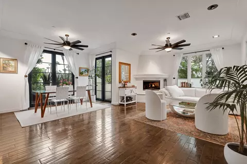 216 Santa Barbara St #B, Santa Barbara, CA 93101