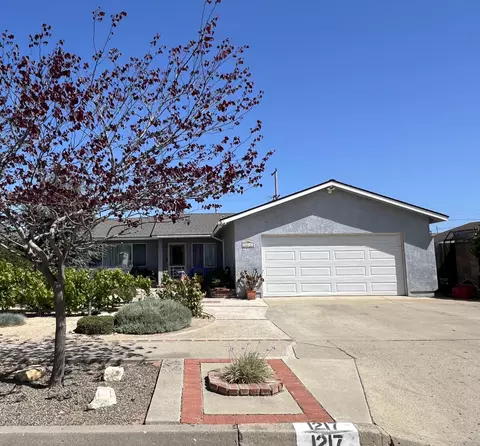 Exterior - 1217 E Oak Ave, Lompoc, CA 93436 photo 2 of 6