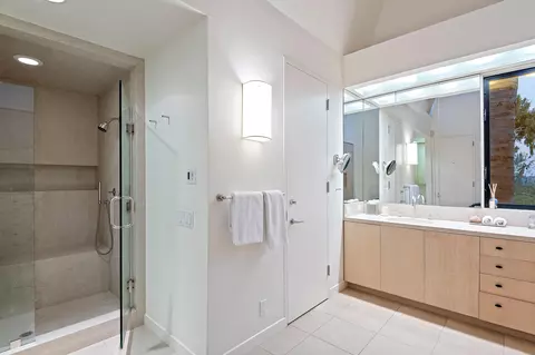 Bath - 1514 E Mountain Dr, Montecito, CA 93108 photo 3 of 3