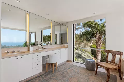 Bath - 1514 E Mountain Dr, Montecito, CA 93108 photo 2 of 3