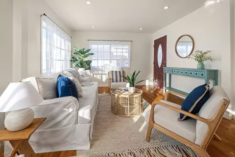 Living - 4671 9th St, Carpinteria, CA 93013 photo 3 of 4