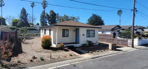 4671 9th St, Carpinteria, CA 93013