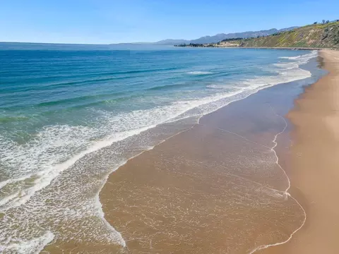 7171 Santa Paula Ave, Ventura, CA 93001