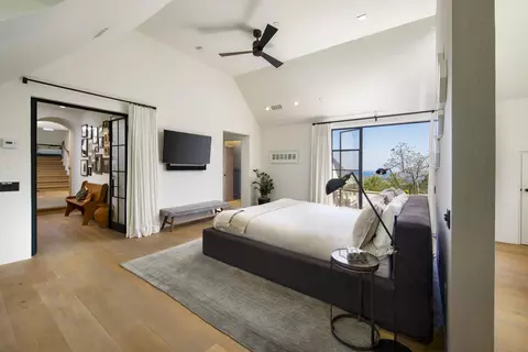 Bedroom - 910 Buena Vista Dr, Montecito, CA 93108 photo 3 of 5