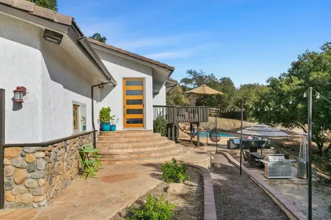 217 Sunset St, Oak View, CA 93022