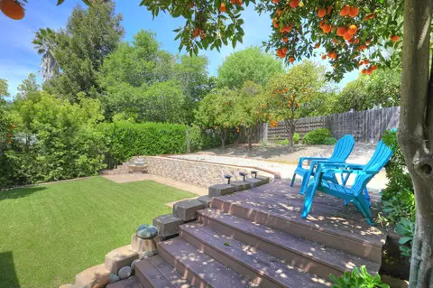 Exterior - 974 El Centro St, Ojai, CA 93023 photo 5 of 12