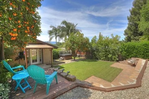 Exterior - 974 El Centro St, Ojai, CA 93023 photo 4 of 12