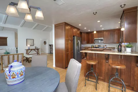 Dining - 974 El Centro St, Ojai, CA 93023 photo 3 of 3