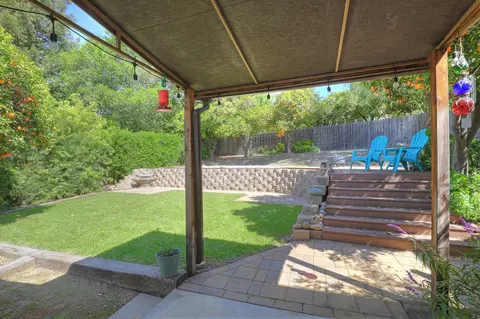 Exterior - 974 El Centro St, Ojai, CA 93023 photo 7 of 12