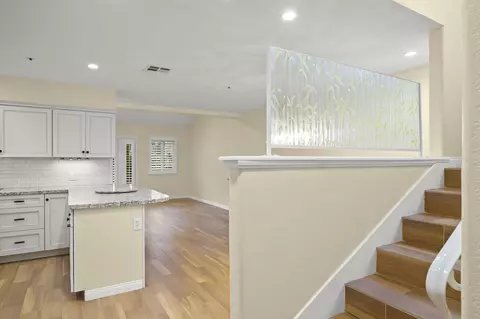 Entry Way - 4252 Carpinteria Ave #1, Carpinteria, CA 93013 photo 1 of 3