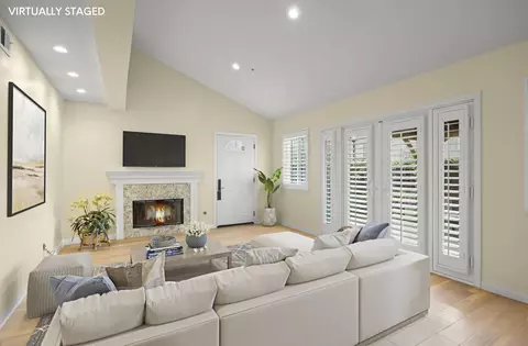 Living - 4252 Carpinteria Ave #1, Carpinteria, CA 93013 photo 2 of 3