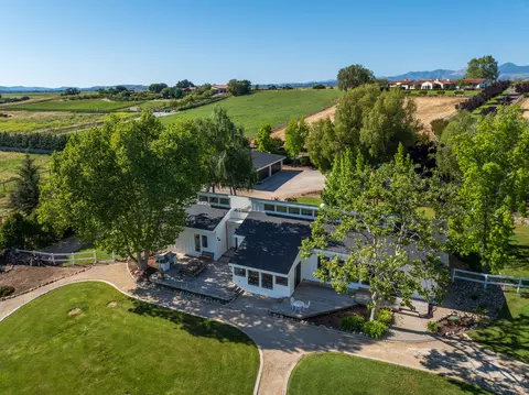3990 Edgehill Ln, Santa Ynez, CA 93460
