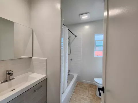 812 Spring St, Santa Barbara, CA 93103 photo 4