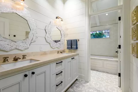 Bath - 1781 Glen Oaks Dr, Montecito, CA 93108 photo 2 of 3