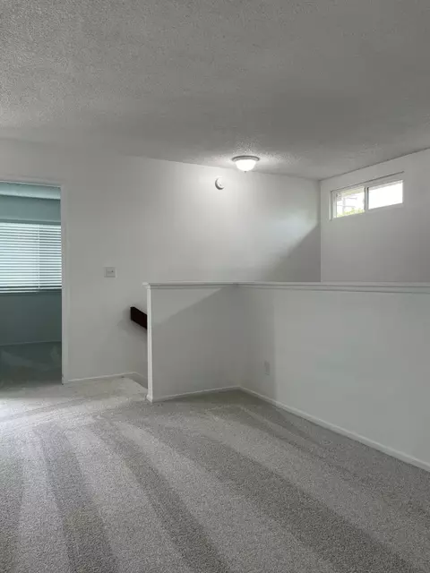 Living - 3311 W Hemlock St, Oxnard, CA 93035 photo 7 of 7