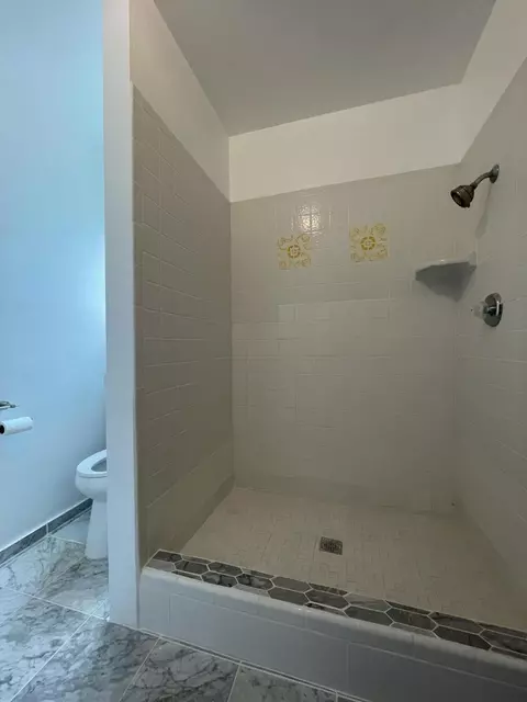 Bath - 3311 W Hemlock St, Oxnard, CA 93035 photo 1 of 4