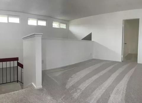 Living - 3311 W Hemlock St, Oxnard, CA 93035 photo 6 of 7