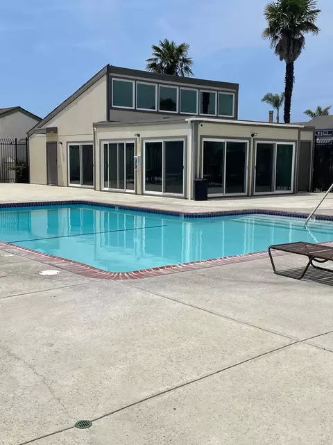 Exterior - 3311 W Hemlock St, Oxnard, CA 93035 photo 7 of 7