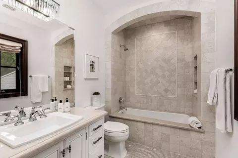 Bath - 2084 E Valley Rd, Santa Barbara, CA 93108 photo 2 of 5