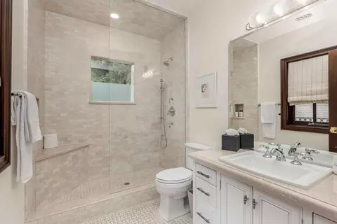 Bath - 2084 E Valley Rd, Santa Barbara, CA 93108 photo 3 of 5