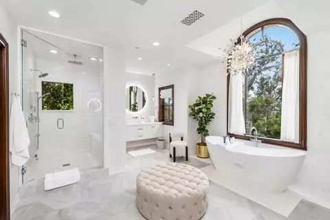Bath - 2084 E Valley Rd, Santa Barbara, CA 93108 photo 1 of 5