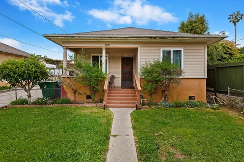 1006 E Cota St, Santa Barbara, CA 93103