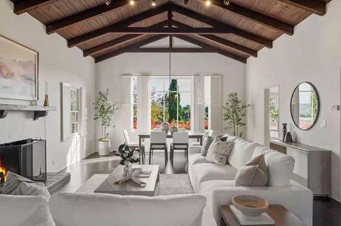 2215 Las Rosas Ln, Santa Barbara, CA 93105