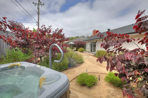 Exterior - 71 Warwick Pl, Goleta, CA 93117 photo 5 of 8