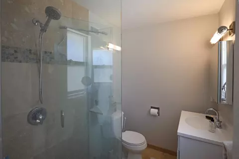 Bath - 71 Warwick Pl, Goleta, CA 93117 photo 1 of 2