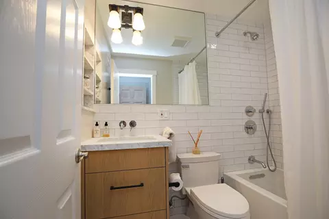 Bath - 71 Warwick Pl, Goleta, CA 93117 photo 2 of 2